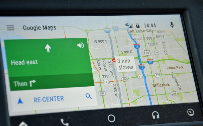 Google Maps creates 100-car strong traffic jam on a muddy road