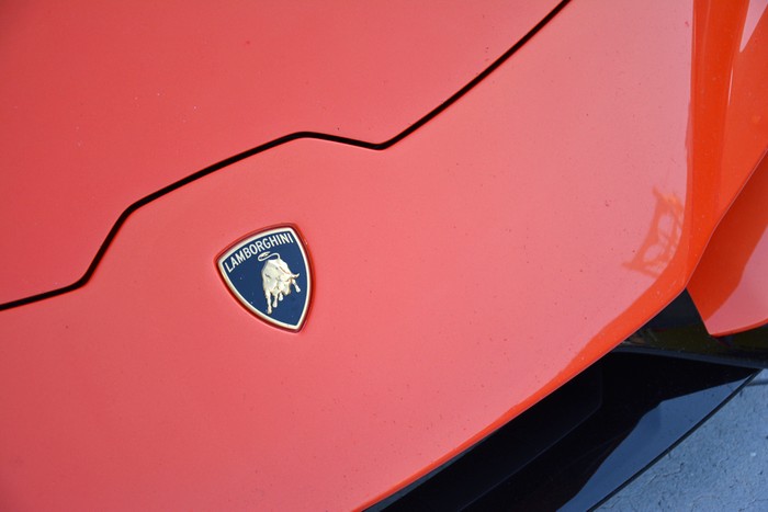 Lamborghini rules out making another car with a manual transmission
