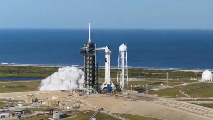 SpaceX Crew Dragon completes static test fire [Video]