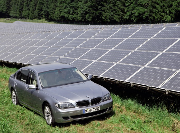 BMW unveils production hydrogen combustion car