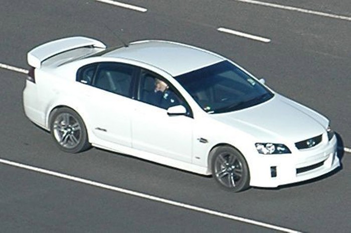 GM's first Zeta spied: 2007/2008 Holden Commodore VE