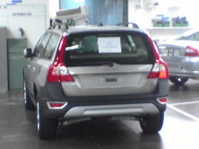 Spotted again: 2008 Volvo XC70 without disguise