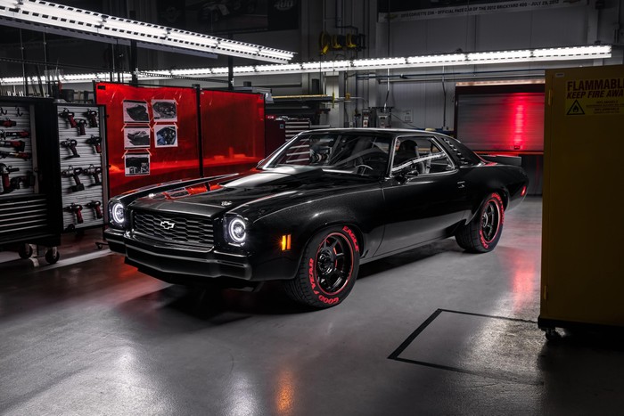 GM puts 755-horsepower LT5 crate engine in a 1973 Chevelle