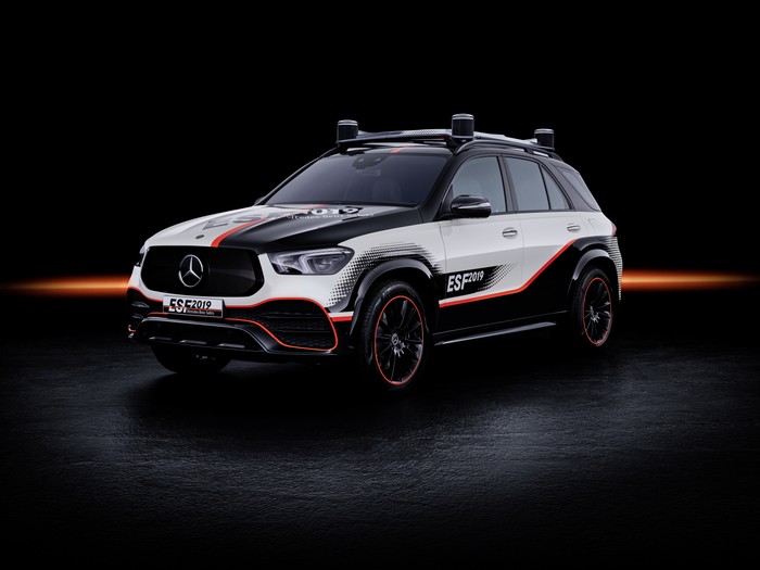 Mercedes-Benz shows GLE-based Experimental Safety Vehicle