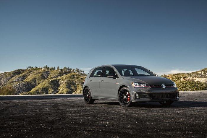 VW to eliminate base Golf, keep GTI and Golf R in U.S.