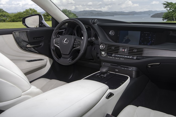 Lexus LS 500 extends Inspiration Series with unique color, two-tone interior
