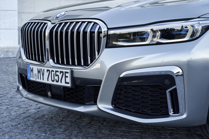 BMW design boss addresses 'backlash' over 7 Series' massive grille