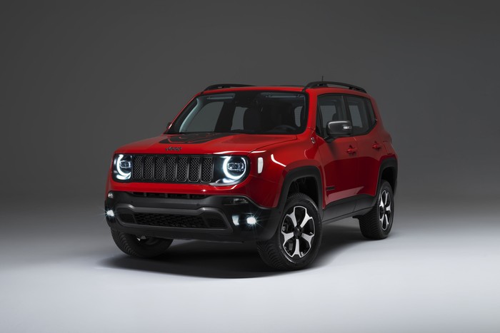 Geneva LIVE: Jeep gives Renegade, Compass the plug-in hybrid treatment<br>