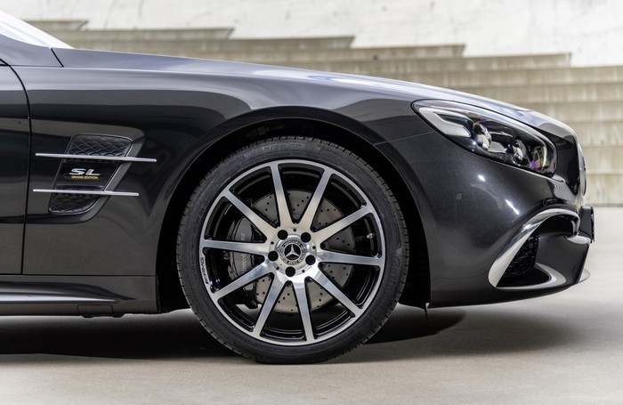 Mercedes-Benz SL roadsters get Grand Edition treatment