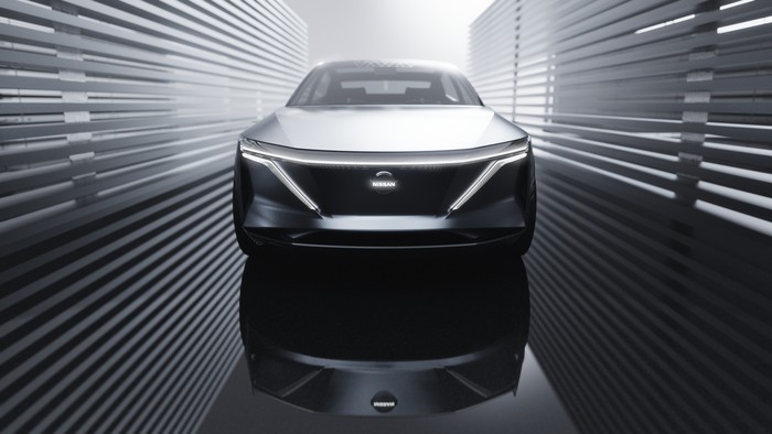Detroit LIVE: Nissan IMs EV Sports Sedan concept