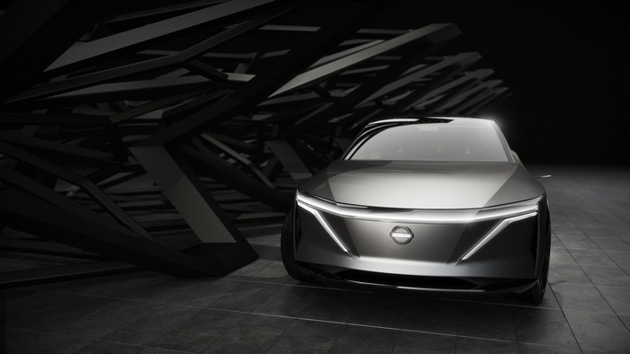 Detroit LIVE: Nissan IMs EV Sports Sedan concept