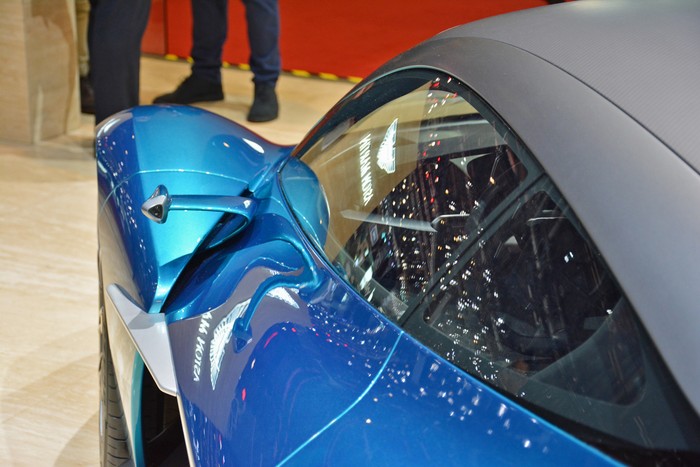 Geneva: Aston Martin Vanquish Vision mid-engine supercar concept