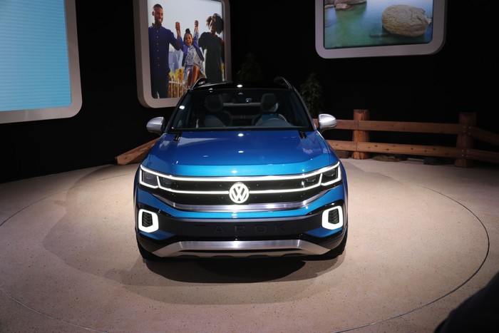 NY LIVE: VW Tarok pickup concept <br>