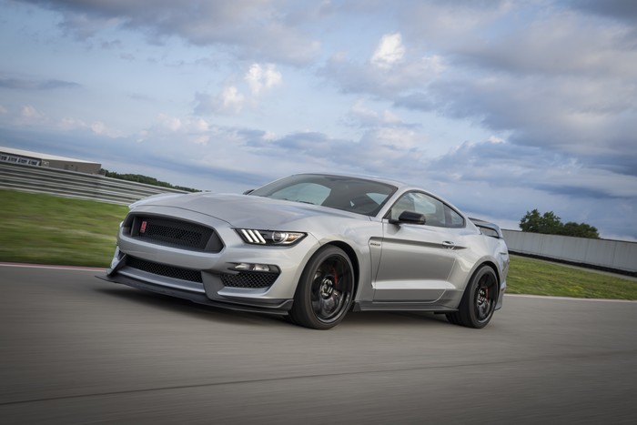 2020 Ford Mustang Shelby GT350R borrows GT500 tech