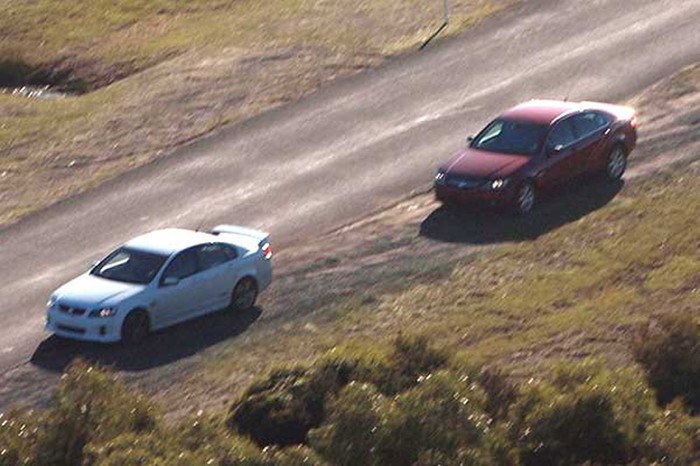 GM's first Zeta spied: 2007/2008 Holden Commodore VE
