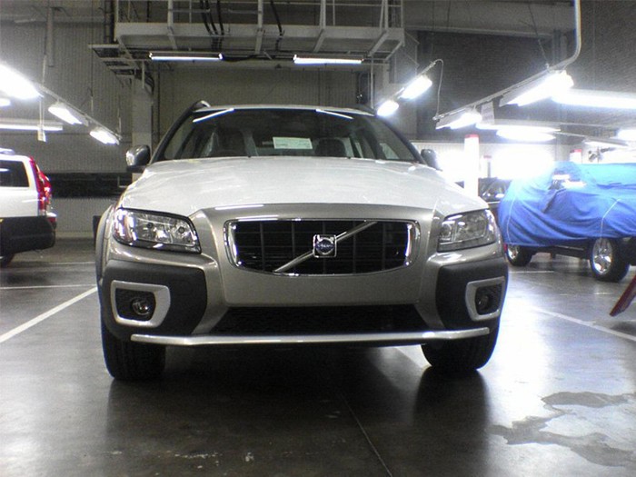 Spotted again: 2008 Volvo XC70 without disguise