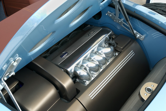 Tufvesson, Volvo unveil Caresto V8 Speedster