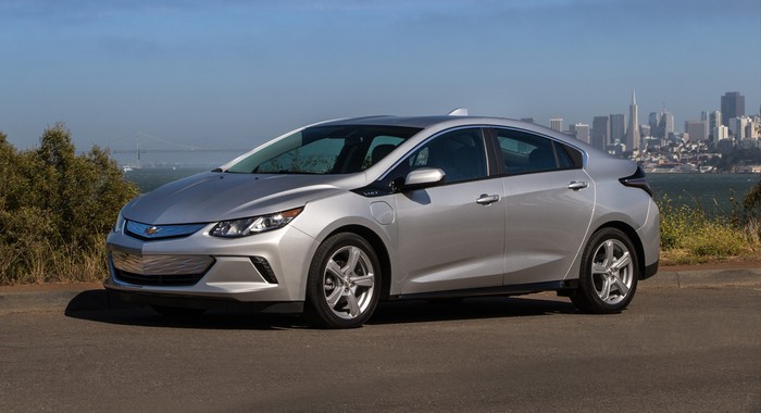 GM recalls Chevy Volt; software bug causes reduced power
