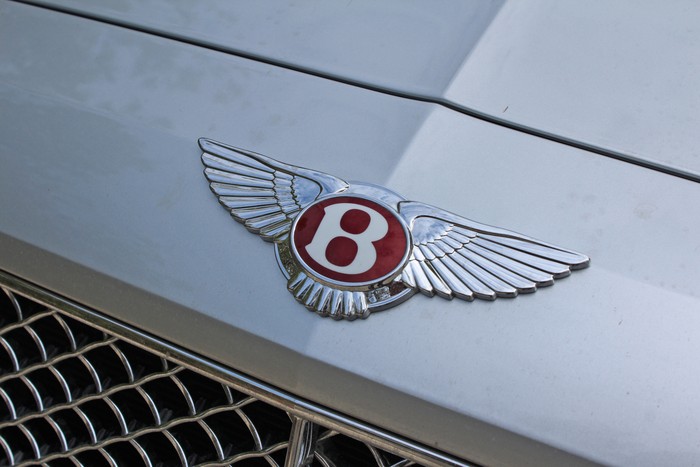 Bentley designer critical of Lincoln Continental resigns
