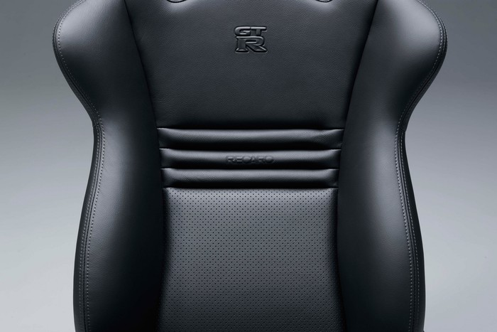 2010 Nissan GT-R SpecV breaks cover
