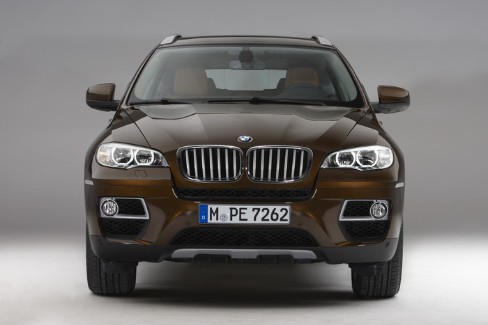 NY LIVE: BMW refreshes X6 for 2013, adds M Performance Package
