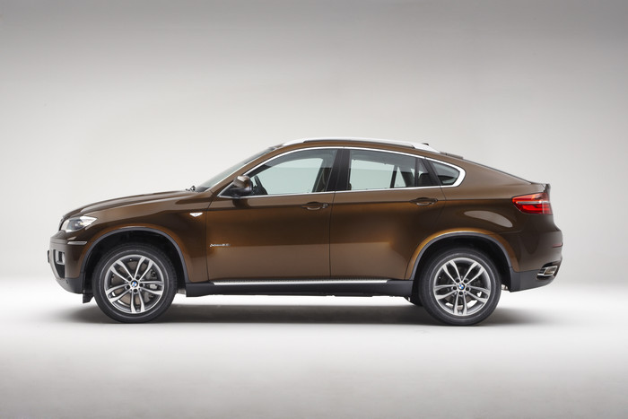 NY LIVE: BMW refreshes X6 for 2013, adds M Performance Package