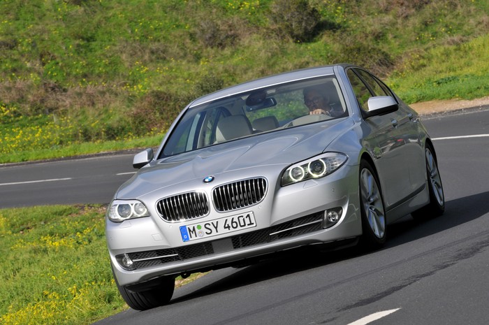 BMW goes four-cylinder for fuel-sipping 2012 528i in U.S.!