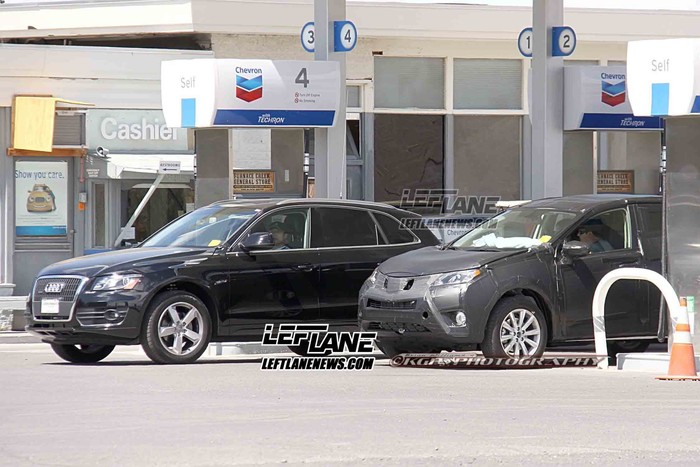 Spied: Lexus' smaller CX crossover