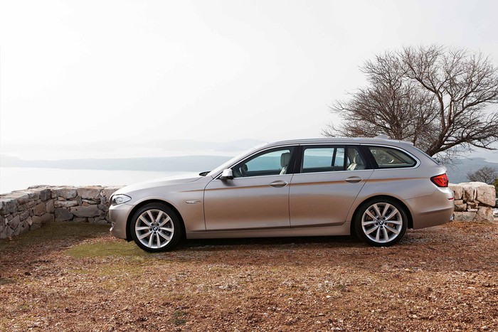 Revealed: 2011 BMW 5-Series Touring