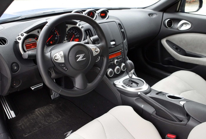 Quick Spin 2009 Nissan 370z Touring Automatic Review