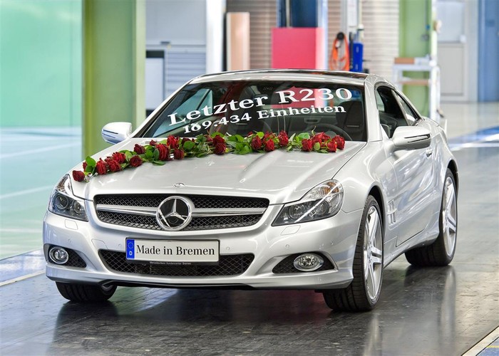 Last Mercedes R230 SL rolls off assembly line