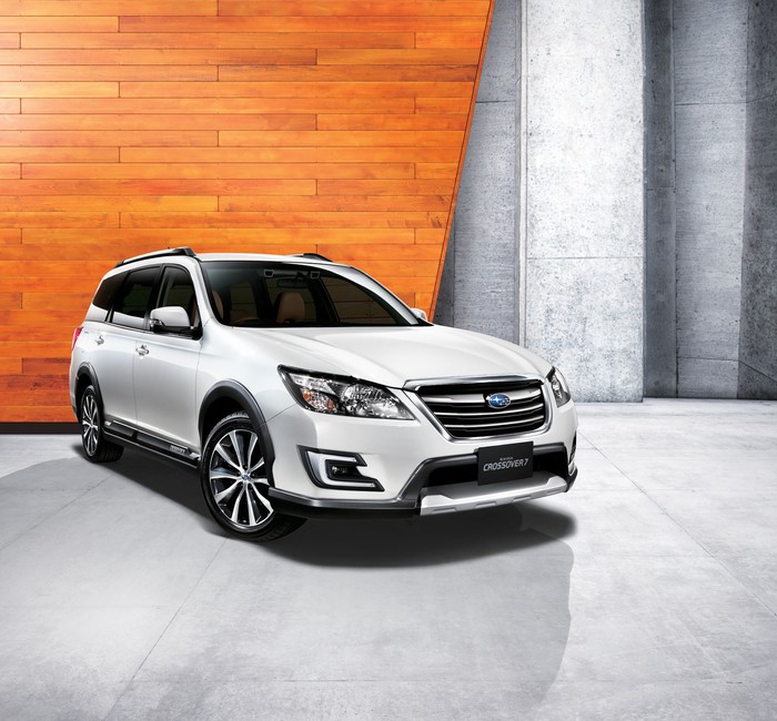 Subaru introduces Japan-bound 2015 Crossover 7