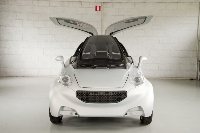 Peugeot reveals VÃ©LV prototype