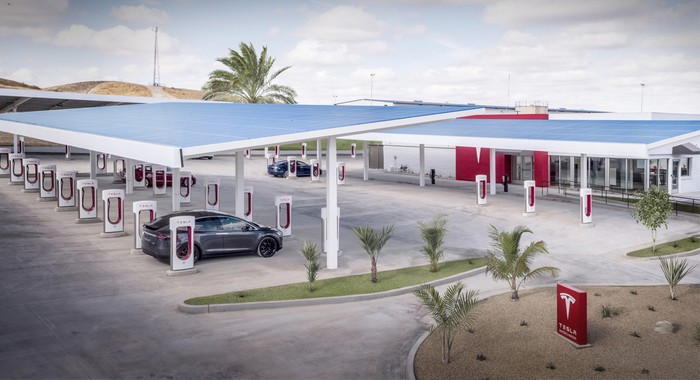 Tesla building 'thousands' of new Supercharger locations