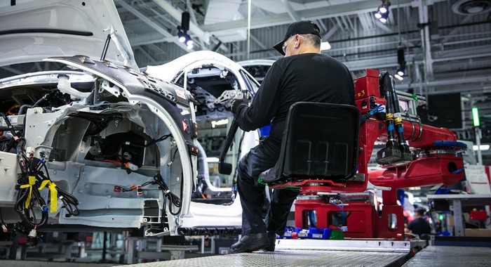 Tesla signs deal to open Shanghai factory