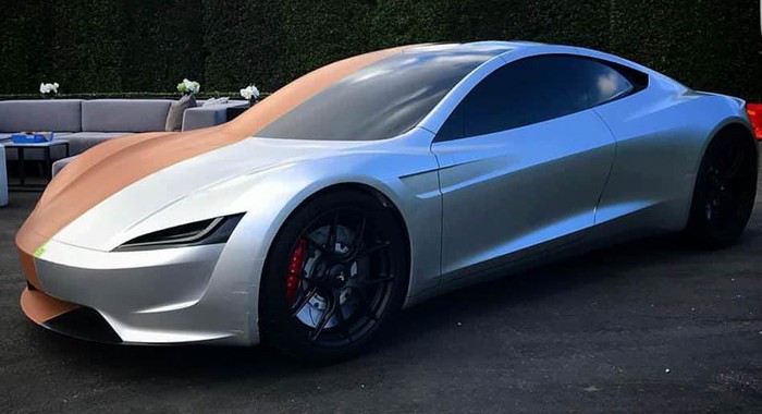 Tesla Roadster test driver says promised specs 'conservative'