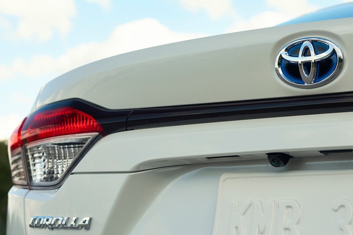 LA: Toyota's hybrid tech spreads to the Corolla