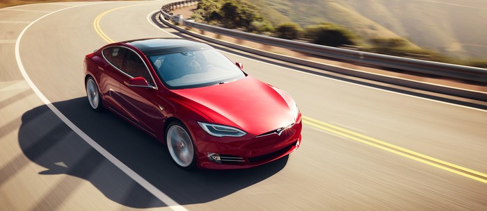 Tesla working on better batteries with 400-mile range