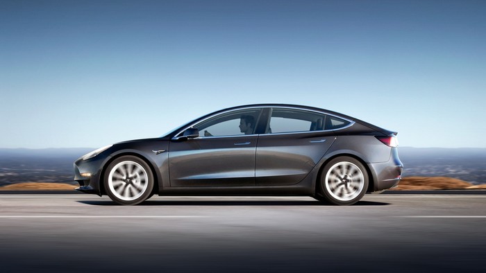 Tesla discontinues Model 3 Long Range RWD