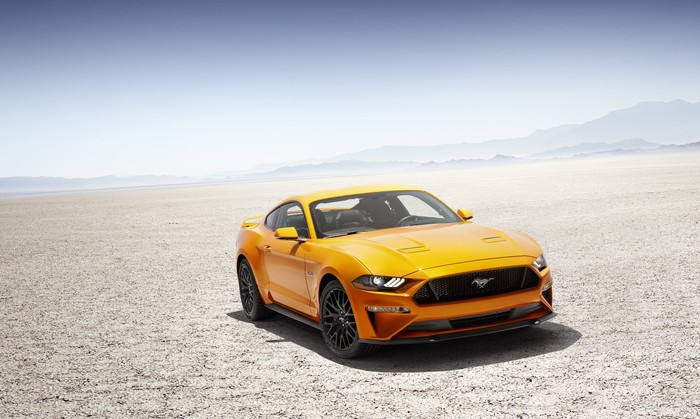 2018 Ford Mustang loses V6, gets more powerful V8