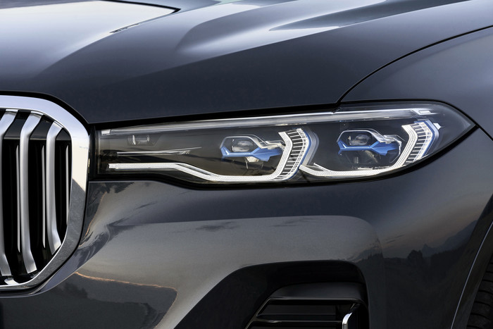 LA LIVE: The new 2019 X7 is BMW's largest SUV yet
