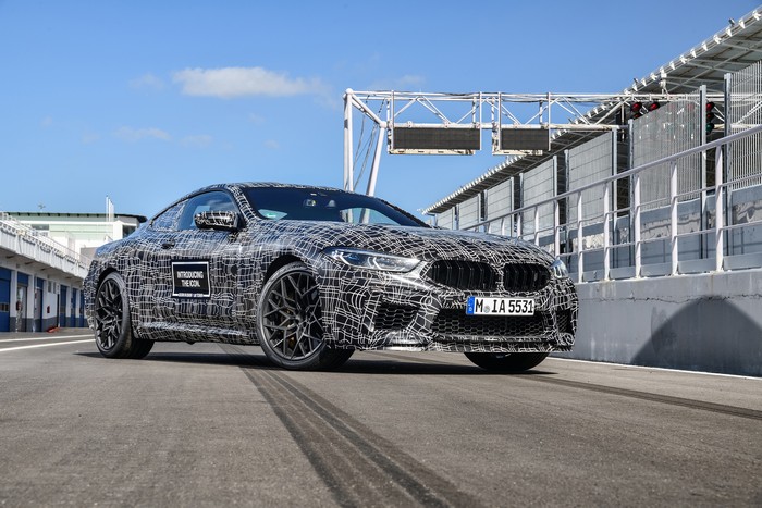 BMW previews 600-hp M8