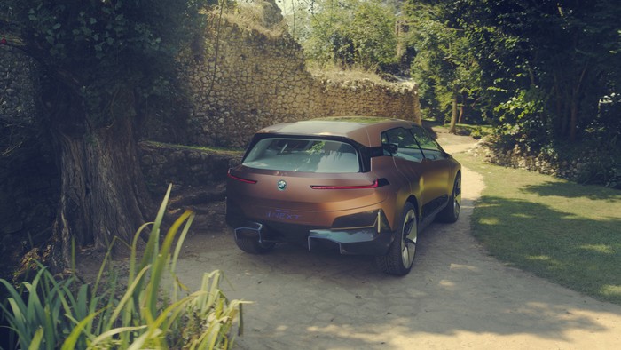 BMW reveals Vision iNext autonomous electric crossover