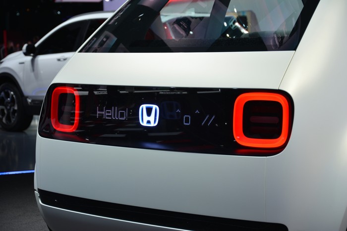 Honda to begin taking orders on retro-styled Urban EV in 2019