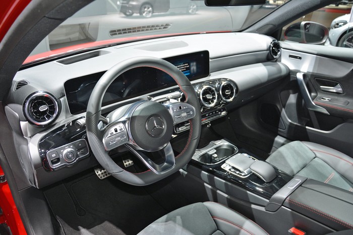 Geneva LIVE: Mercedes-Benz reveals fourth-generation A-Class
