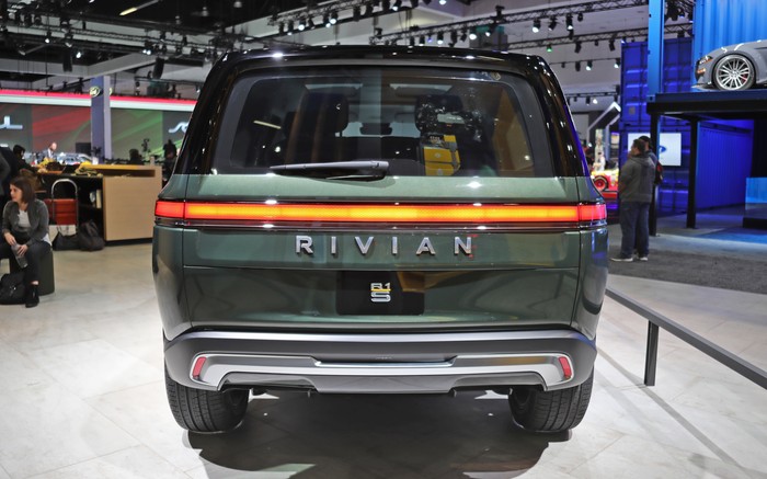 LA LIVE: Rivian R1S electric SUV hits 60 mph in three seconds