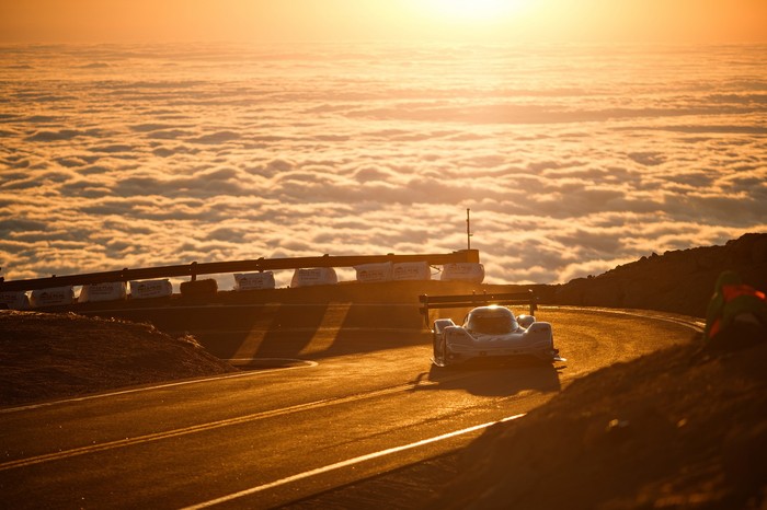 Volkswagen sets all-time Pikes Peak record