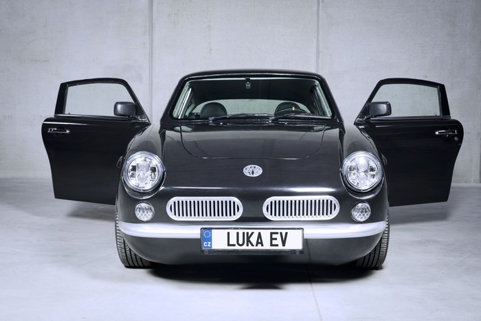 Luka EV features wheel hub motors, retro design