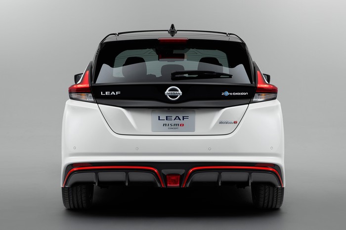 Tokyo: Nissan Leaf Nismo Concept
