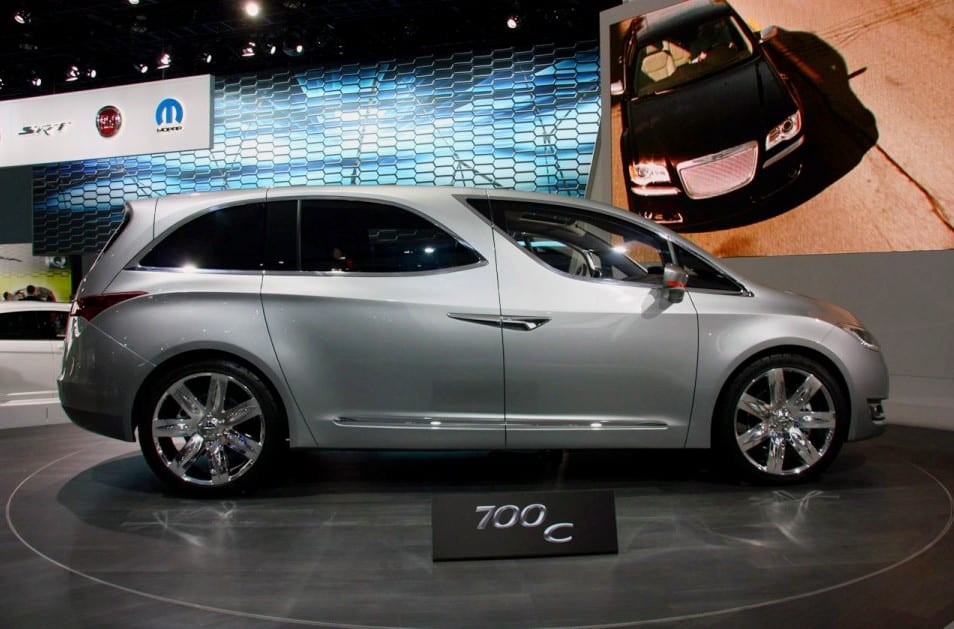 Detroit LIVE: Chrysler 700C previews next-gen vans